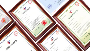 金品泉產(chǎn)品擁有國(guó)家頒發(fā)的衛(wèi)生批件、外觀(guān)設(shè)計(jì)專(zhuān)利、材質(zhì)ROHS（環(huán)保）合格證書(shū)以及12365防偽等相關(guān)證書(shū)，保證代理商安全、放心運(yùn)營(yíng)。